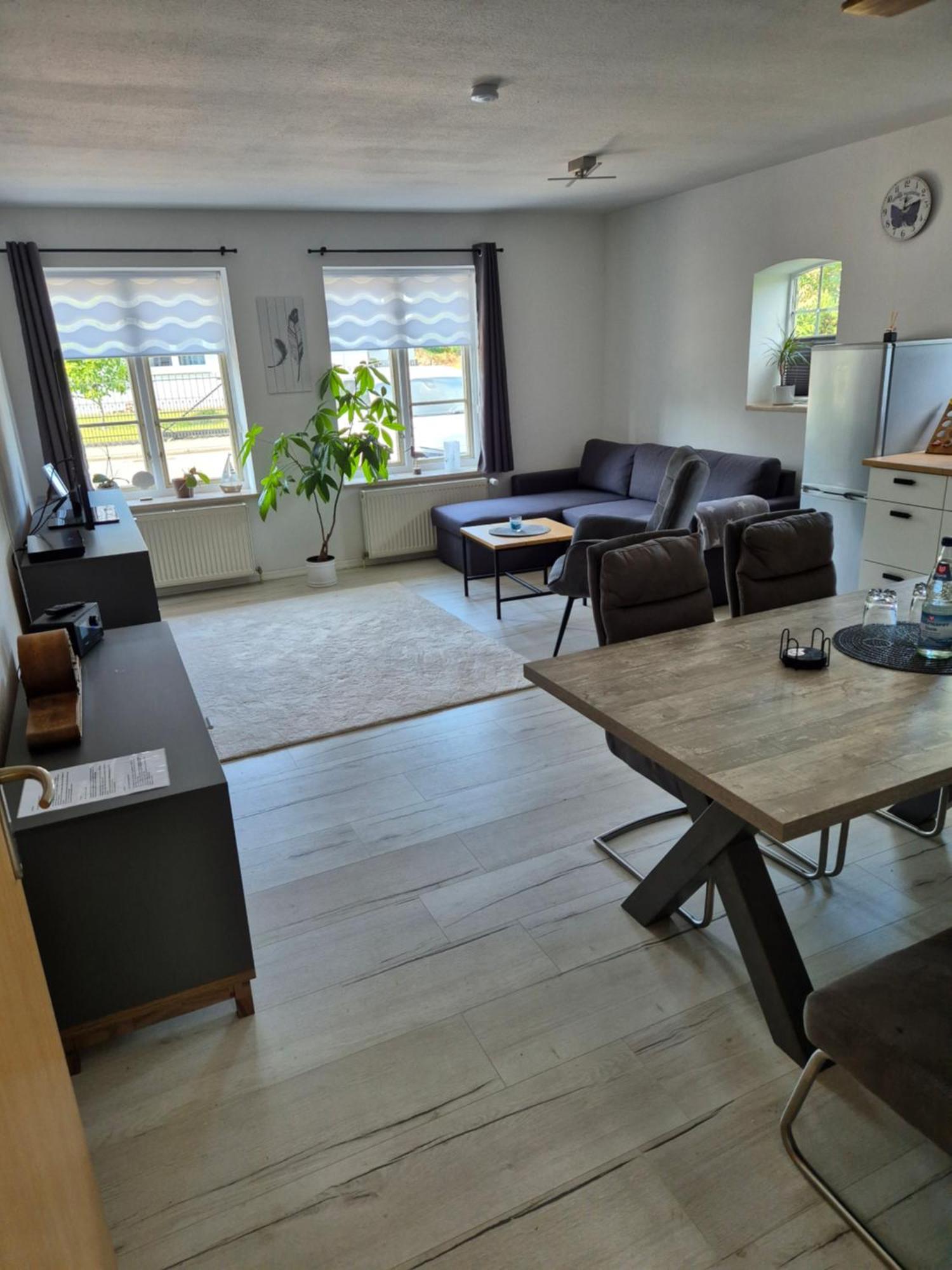 Thirty Minutes Apartment